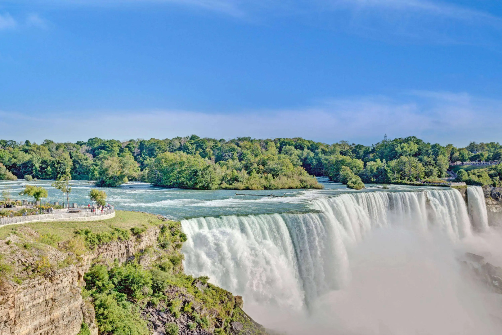 Days Inn & Suites by Wyndham Niagara Falls/Buffalo