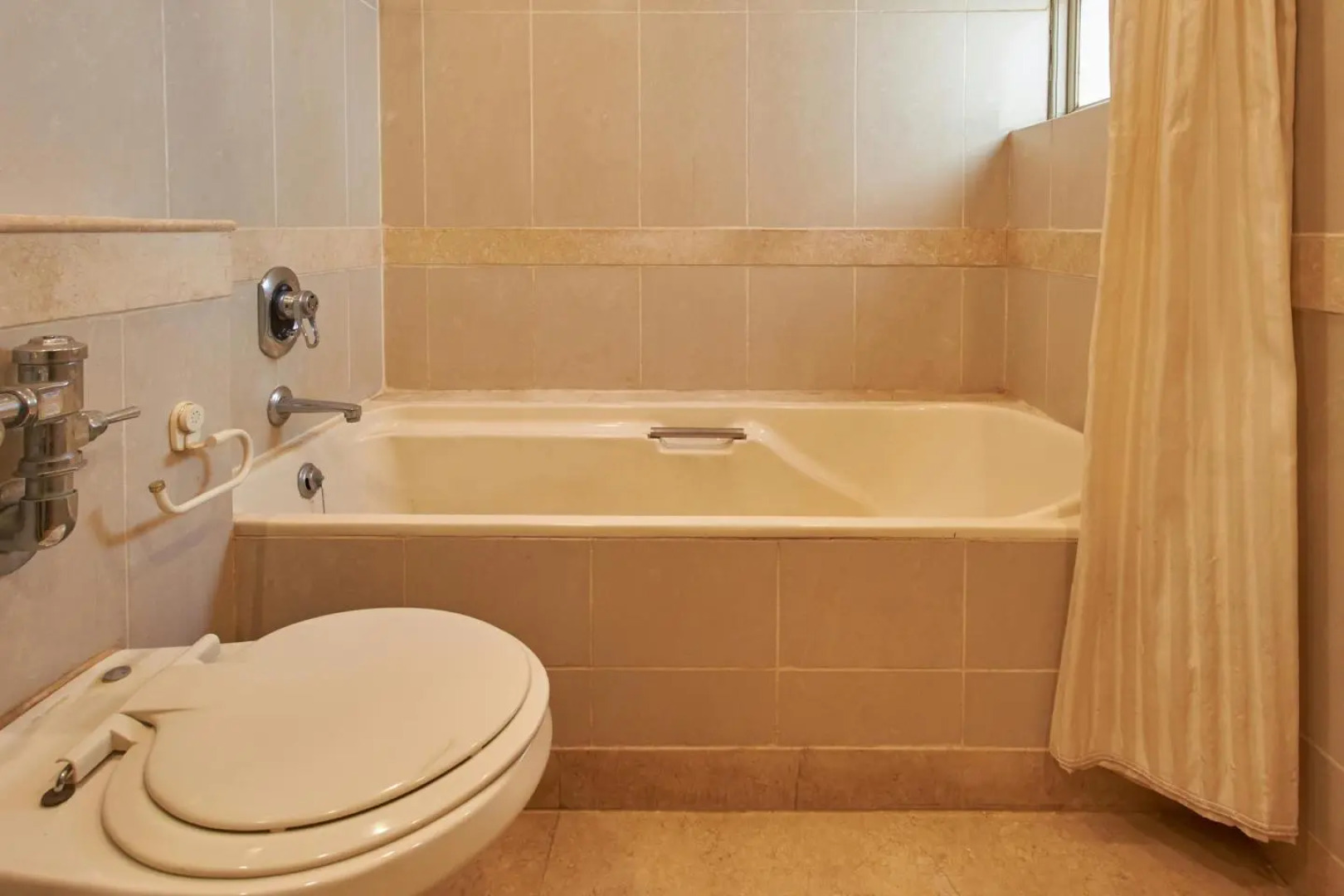 Kohinoor Samudra Beach Resort