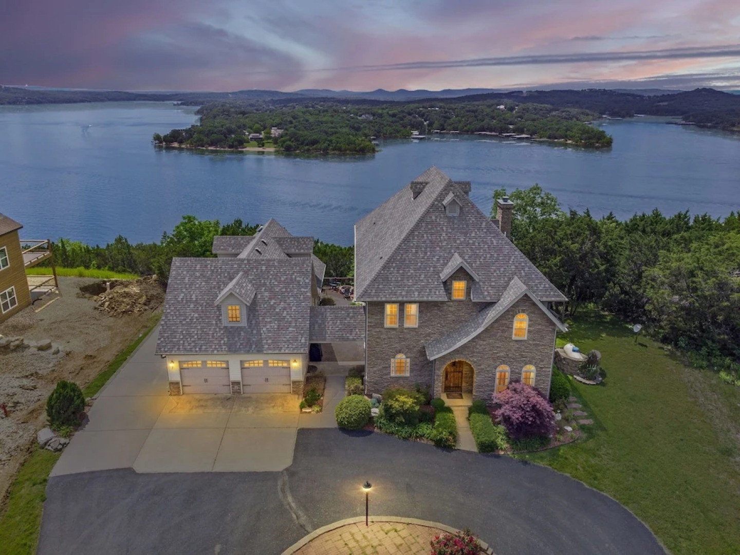 Table Rock Manor at Whitefish Bay