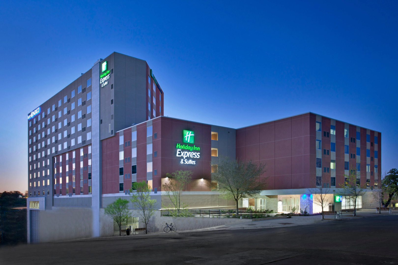 Holiday Inn Express & Suites Austin Downtown - University by IHG