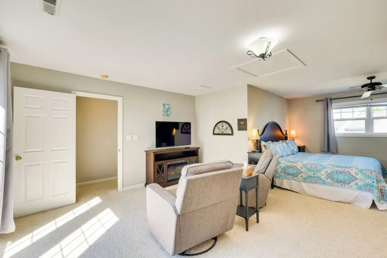 Taylorsville Lake Cottage Rental w/ Hot Tub!