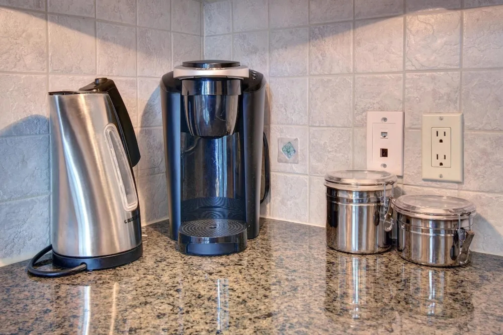 Family fun Private Indoor hot tub Citq 234953