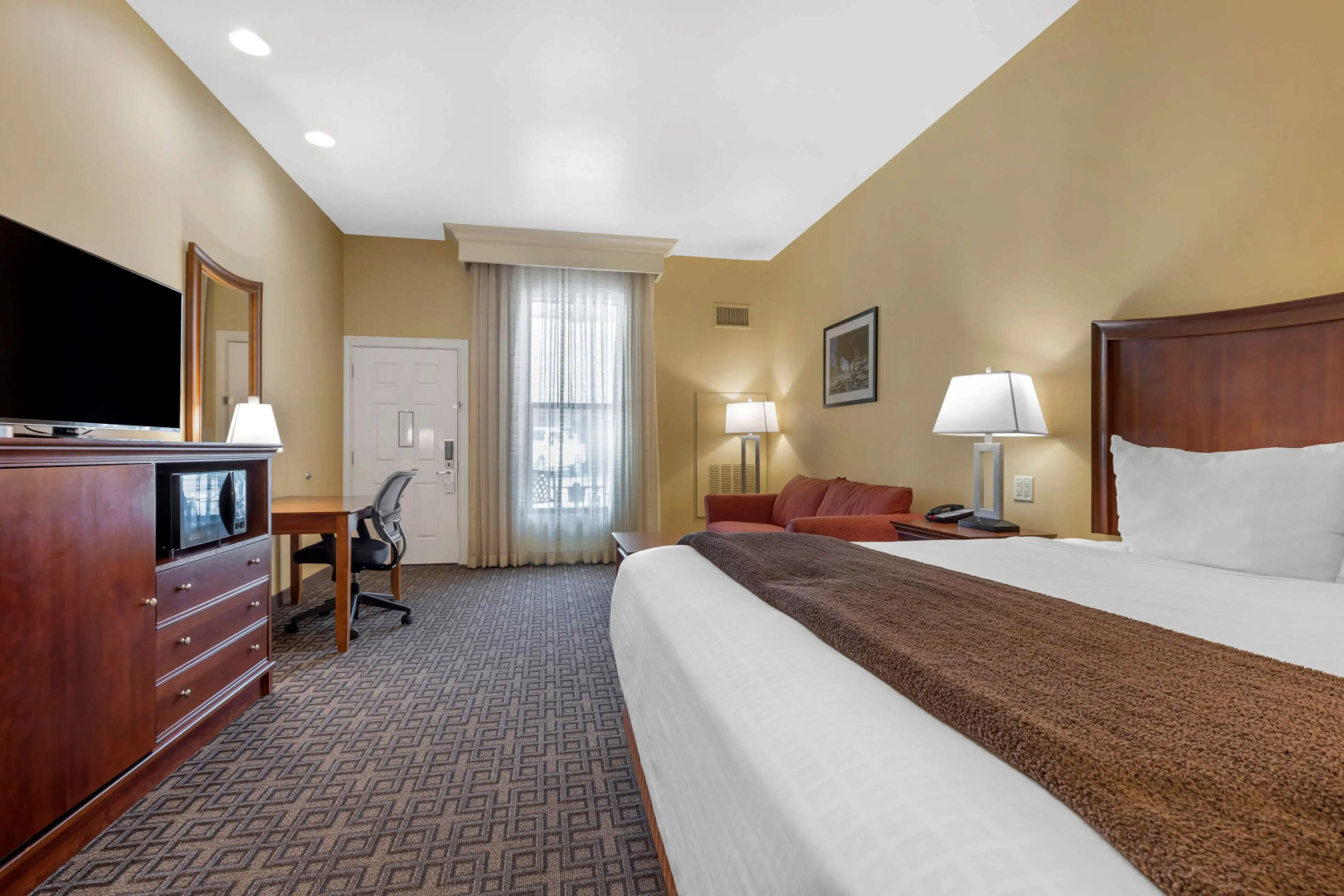 Best Western Plus Swiss Chalet Hotel & Suites