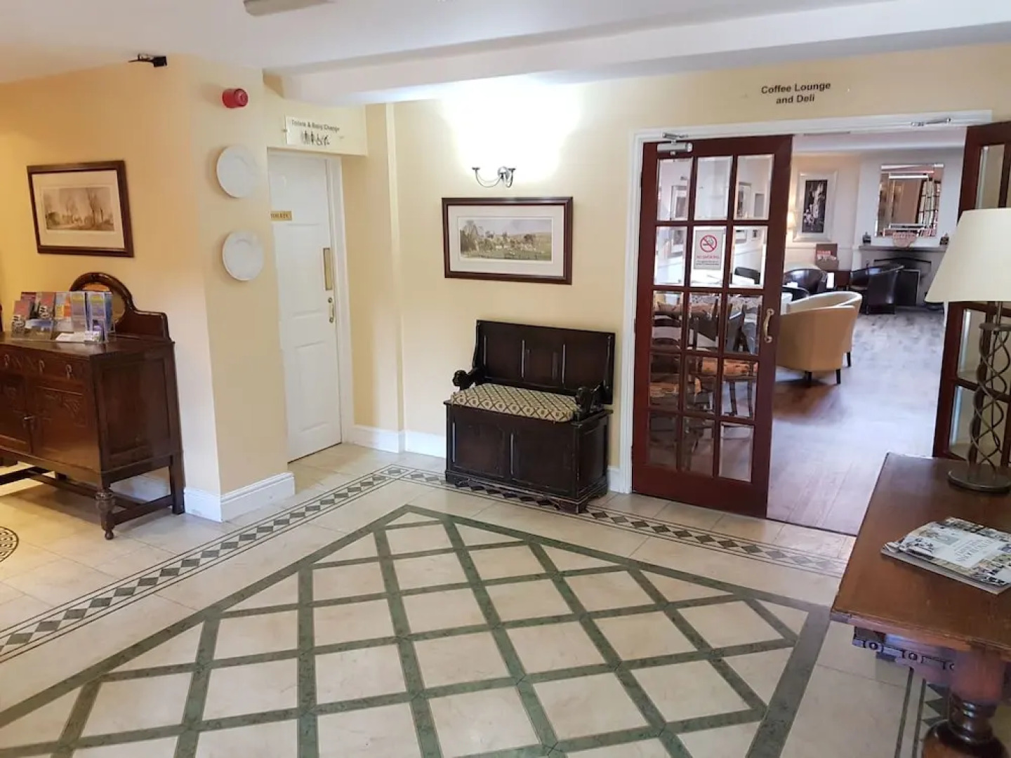 The Roade House Rooms