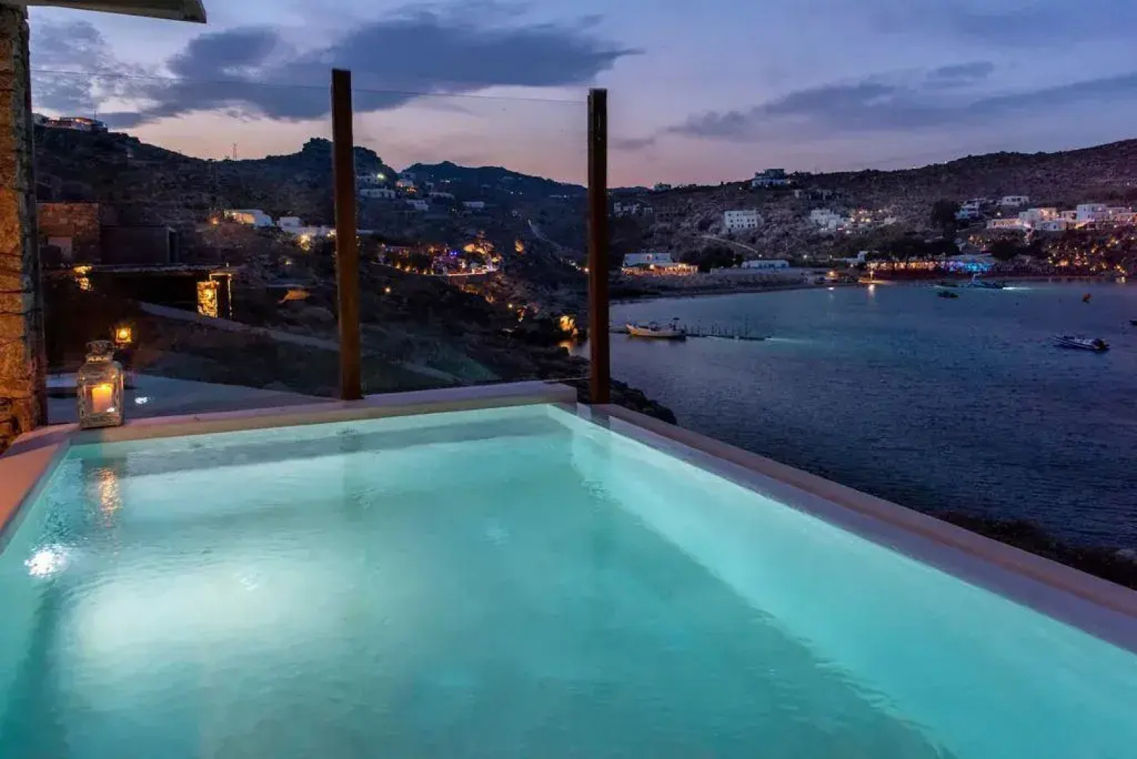 Etesians Suites & Villas