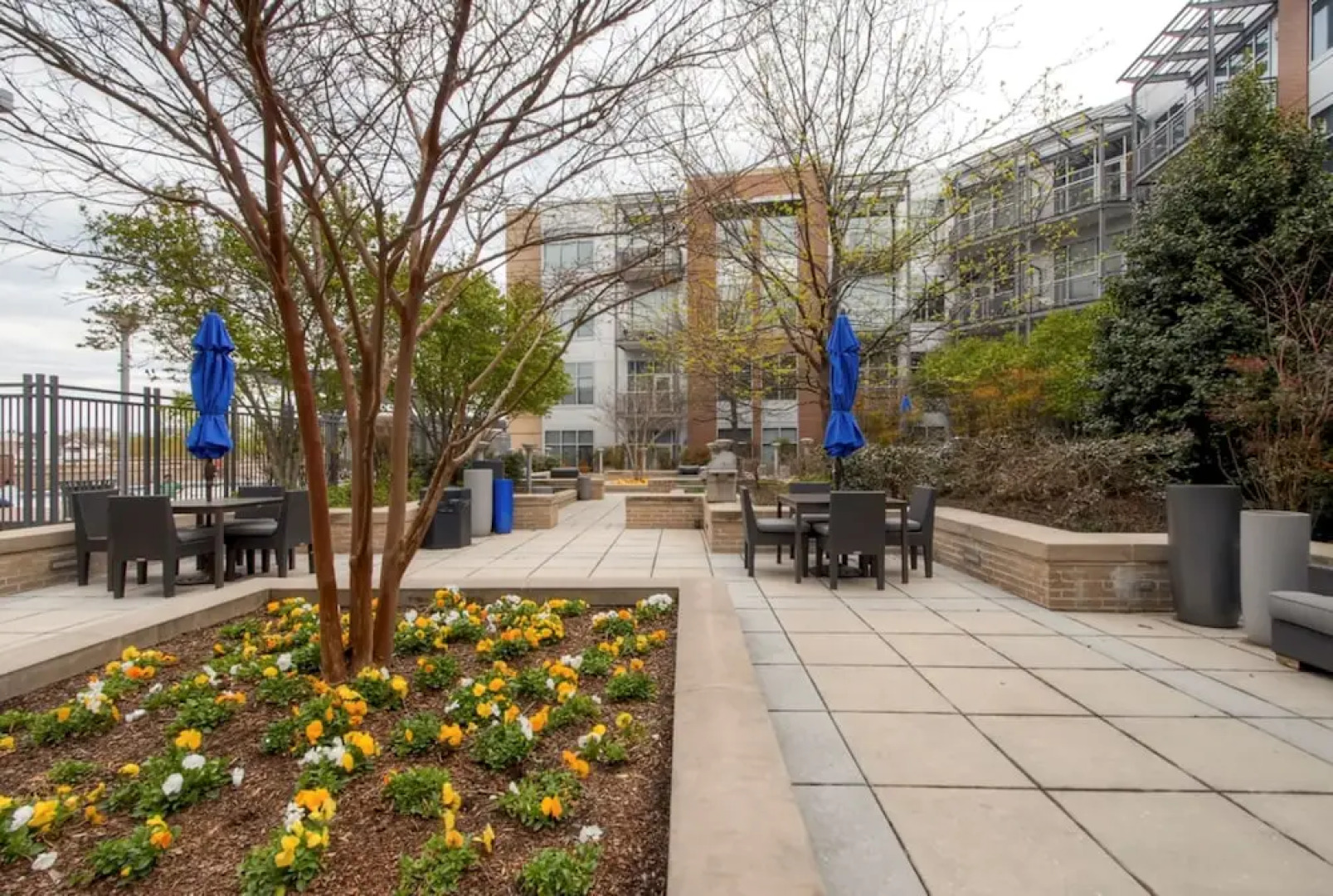 Global Luxury Suites at Park Crest Lofts