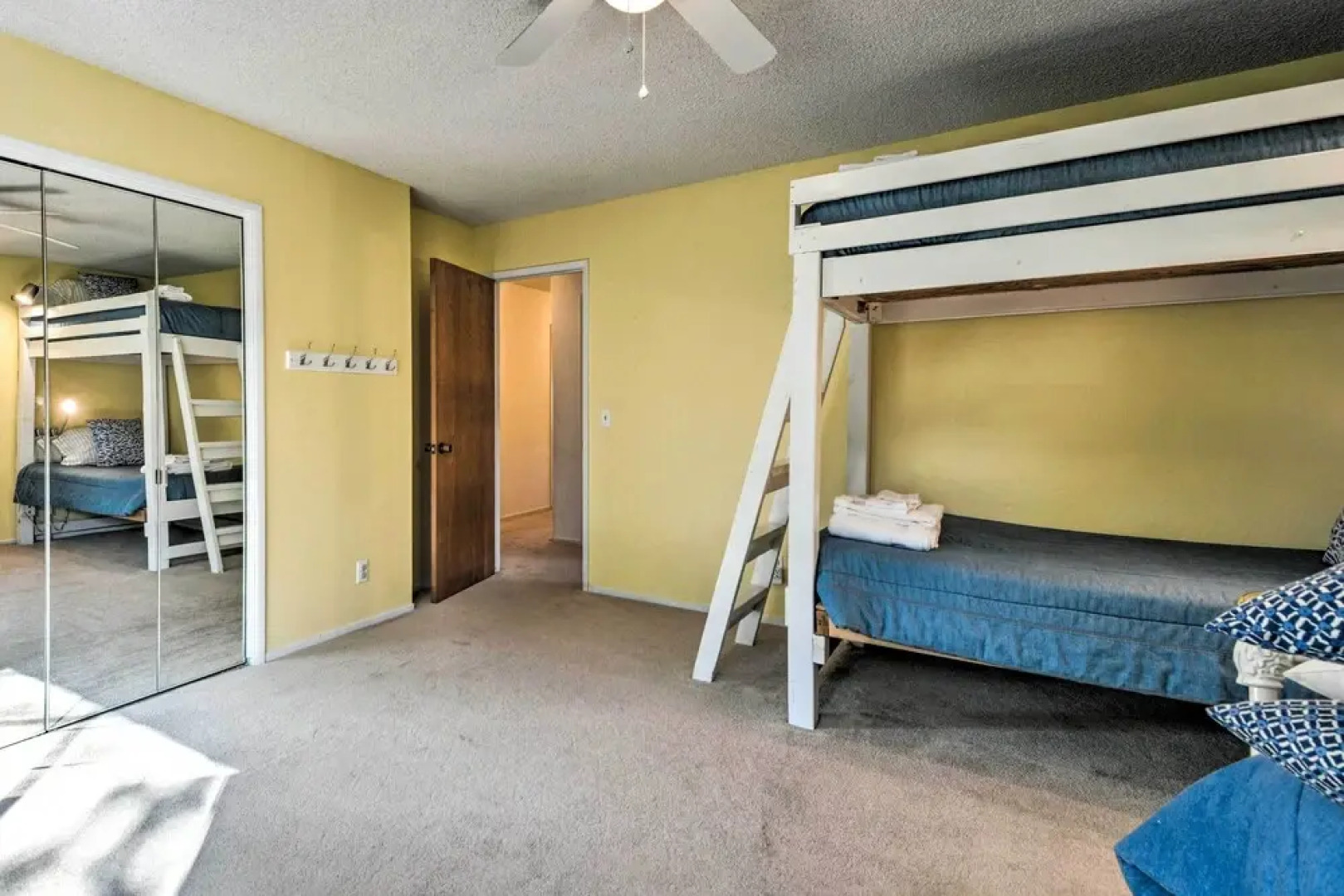 Calm Groveland Cabin - Near Pine Mountain Lake!