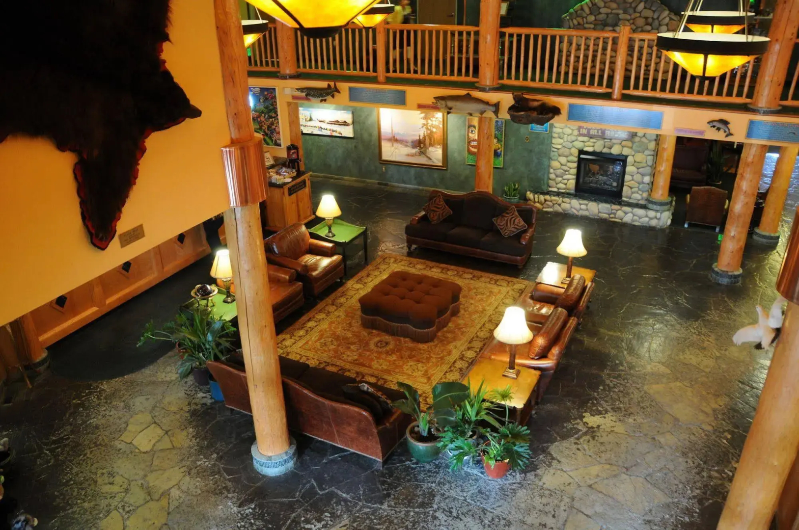 Pike's Waterfront Lodge