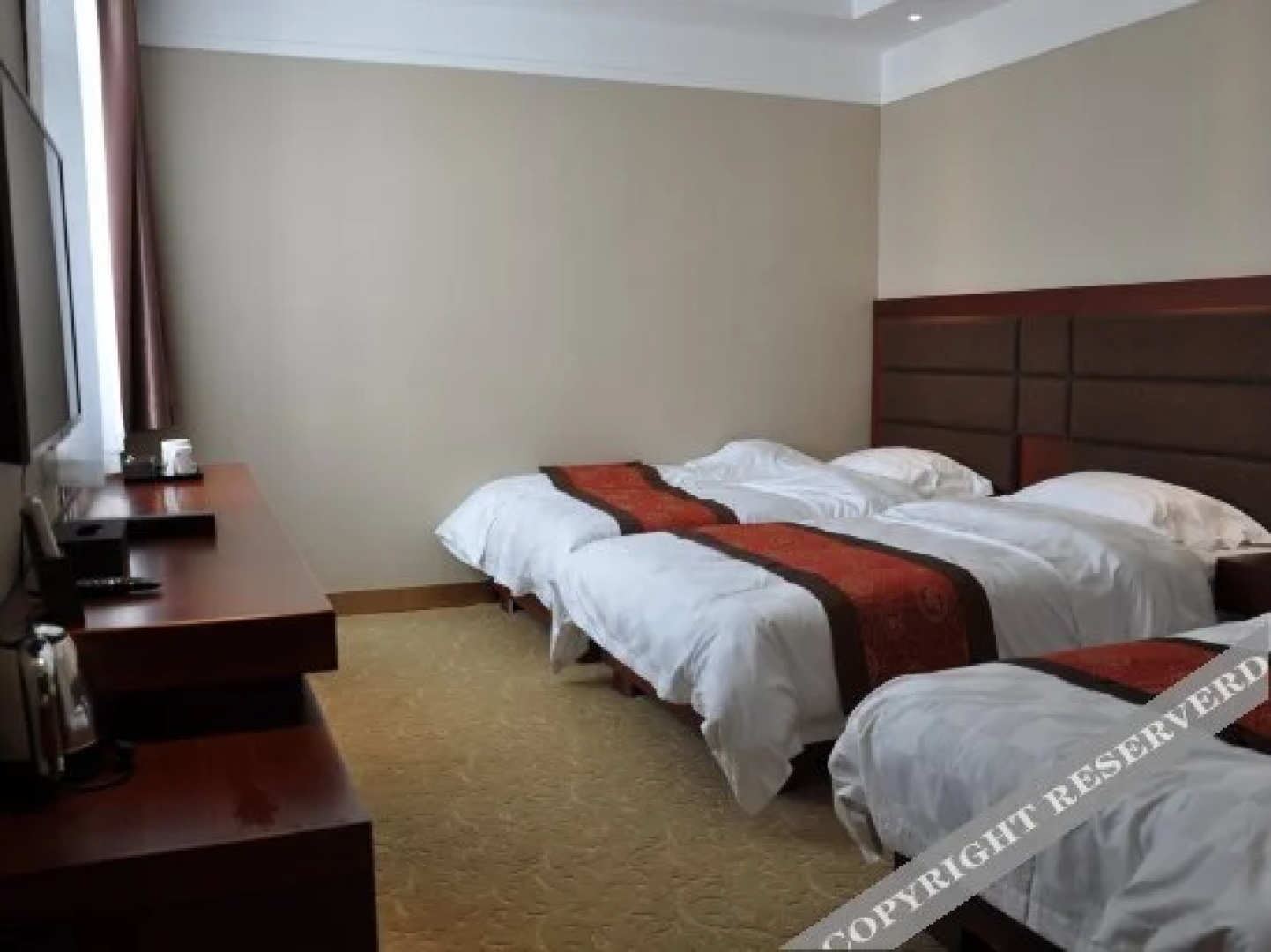 Super 8 Hotel Hezuo Shengshi Jubao