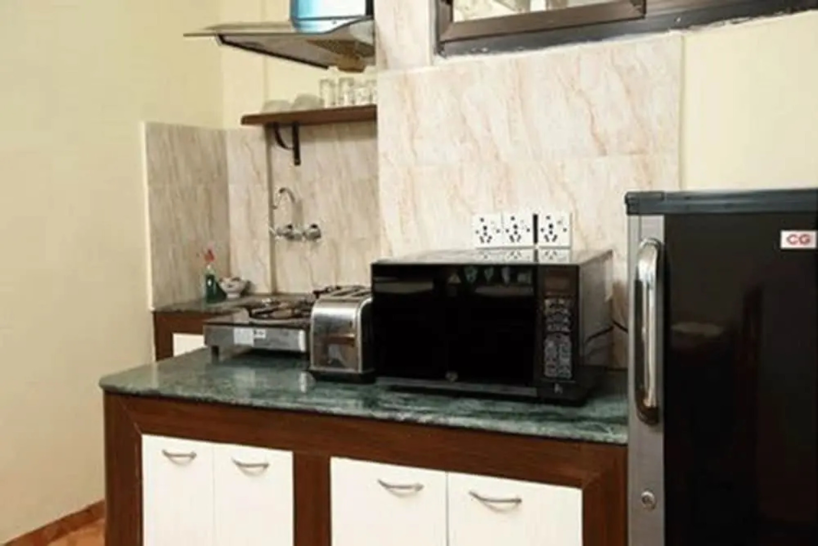 Vibrant  2BHK Apartment by Casa Deyra