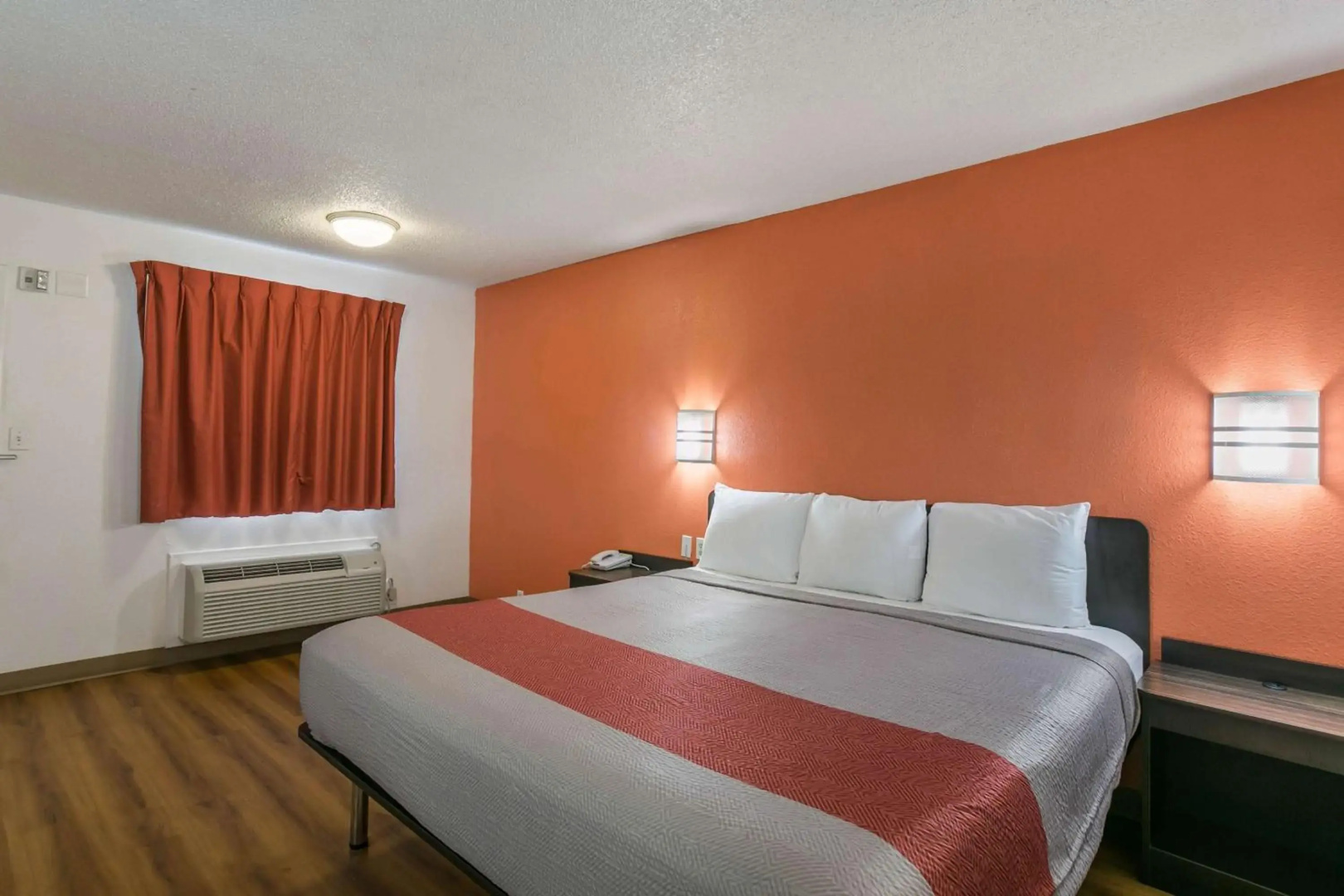 Motel 6 Dothan, AL