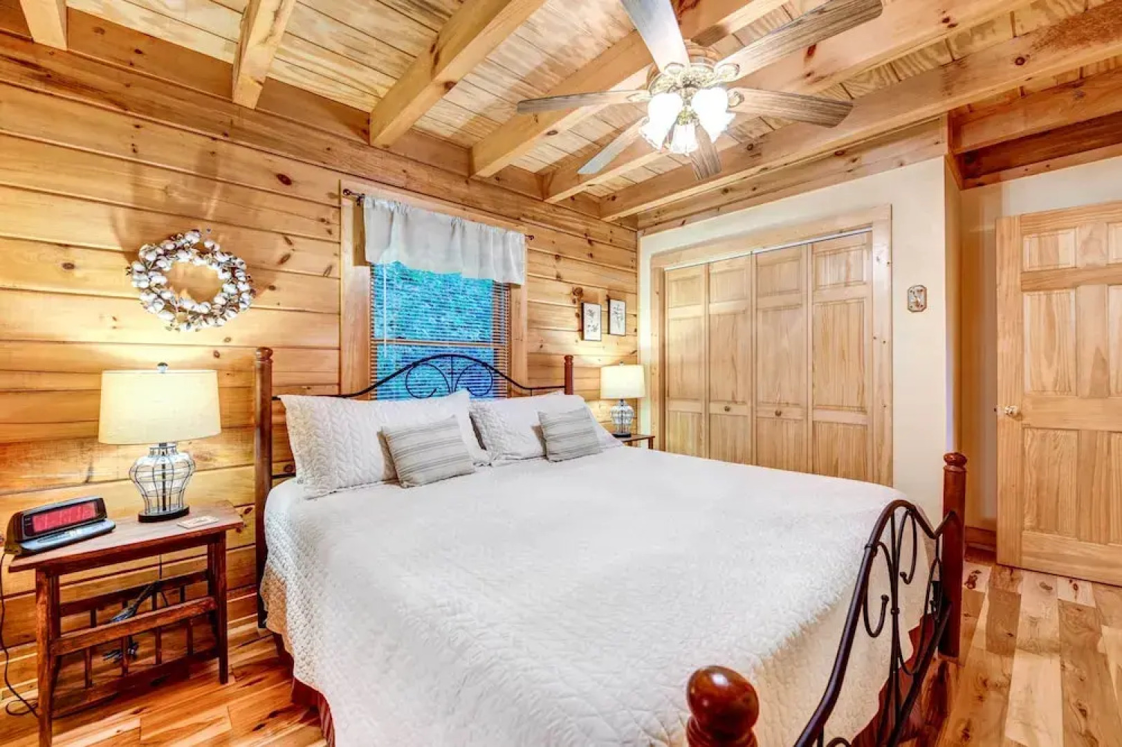 Waynesville Cabin w/ Covered Deck & Fire Pit!