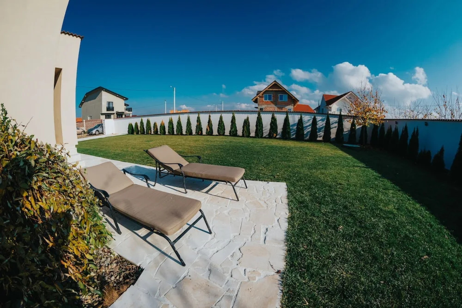 Carla Residence
