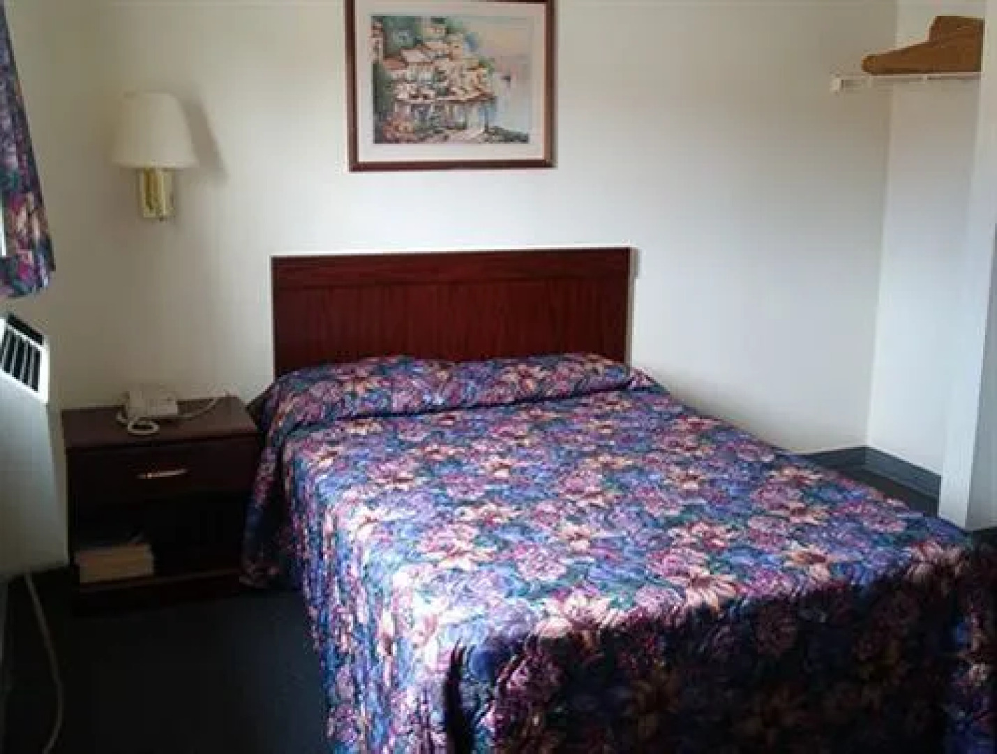 Budgetel Inn & Suites