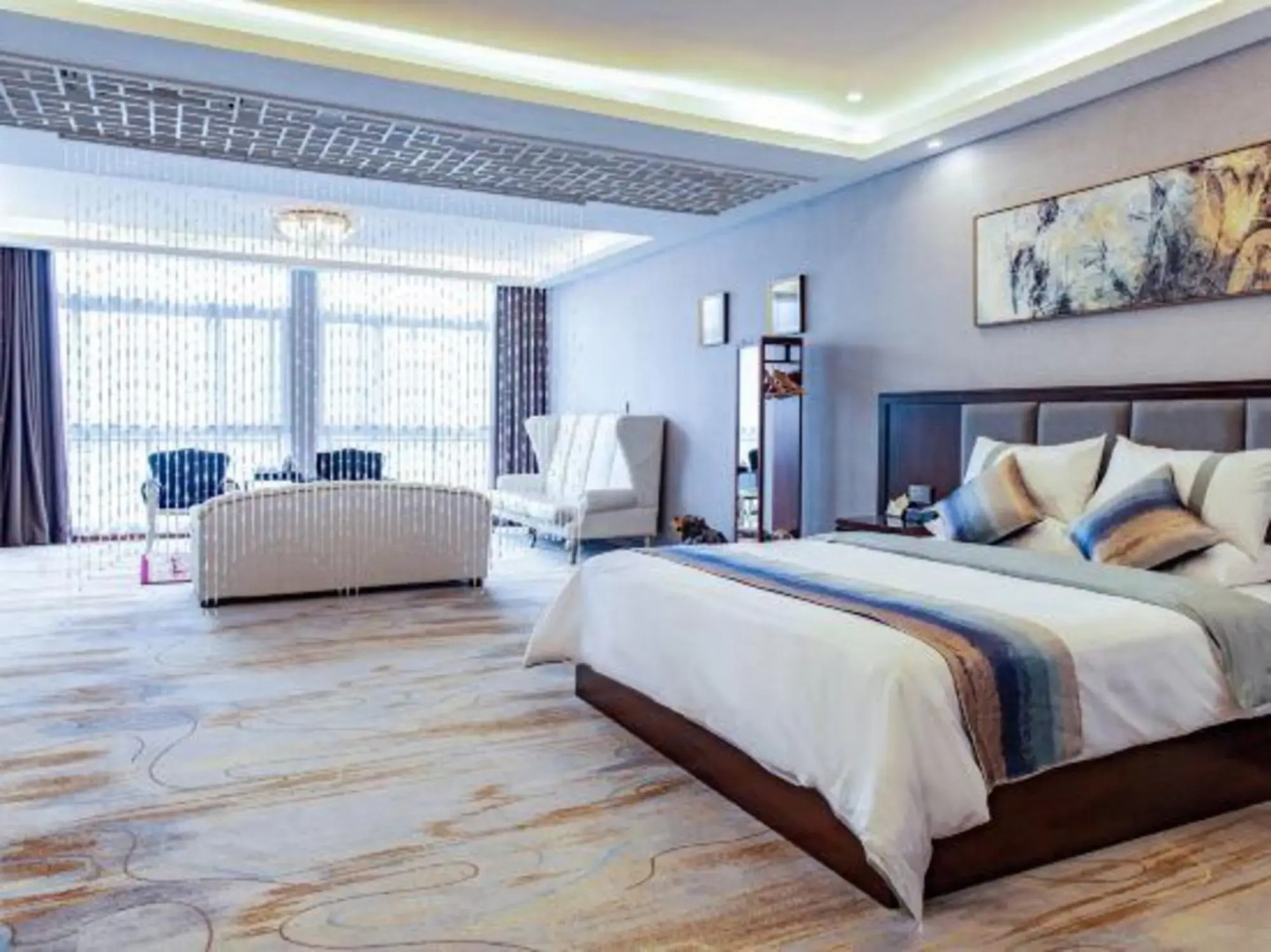 Longcheng Business Hotel