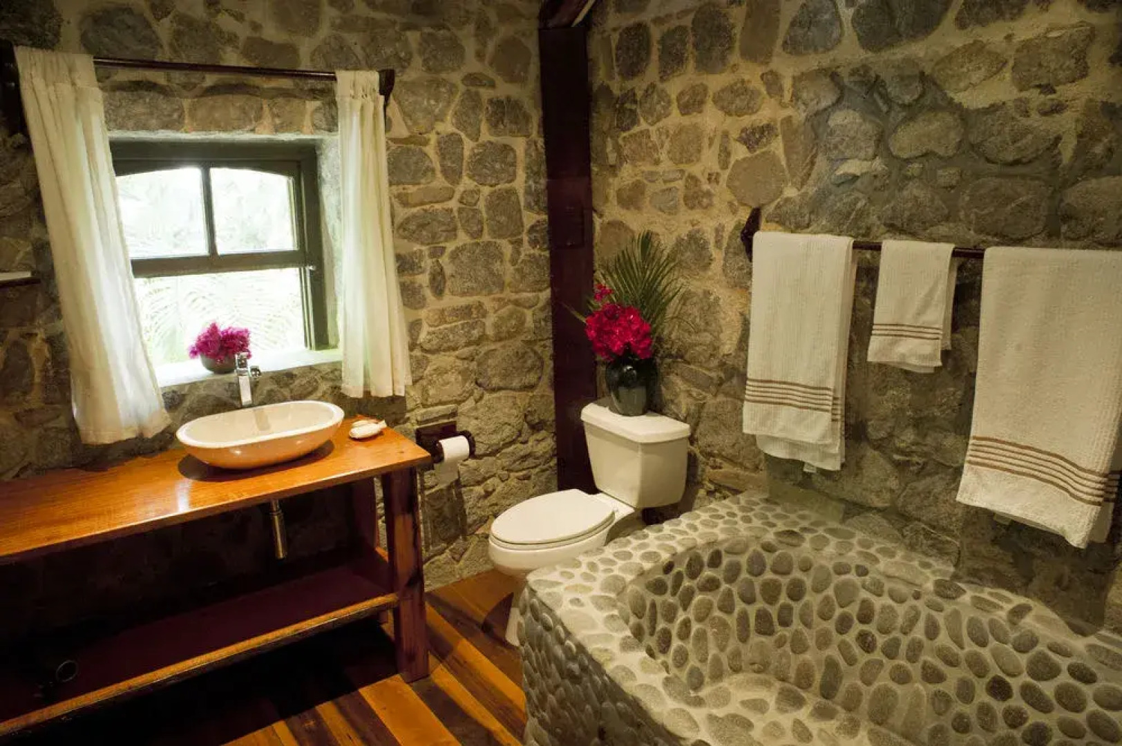 The Old Fort, Natural Hotel & Estate