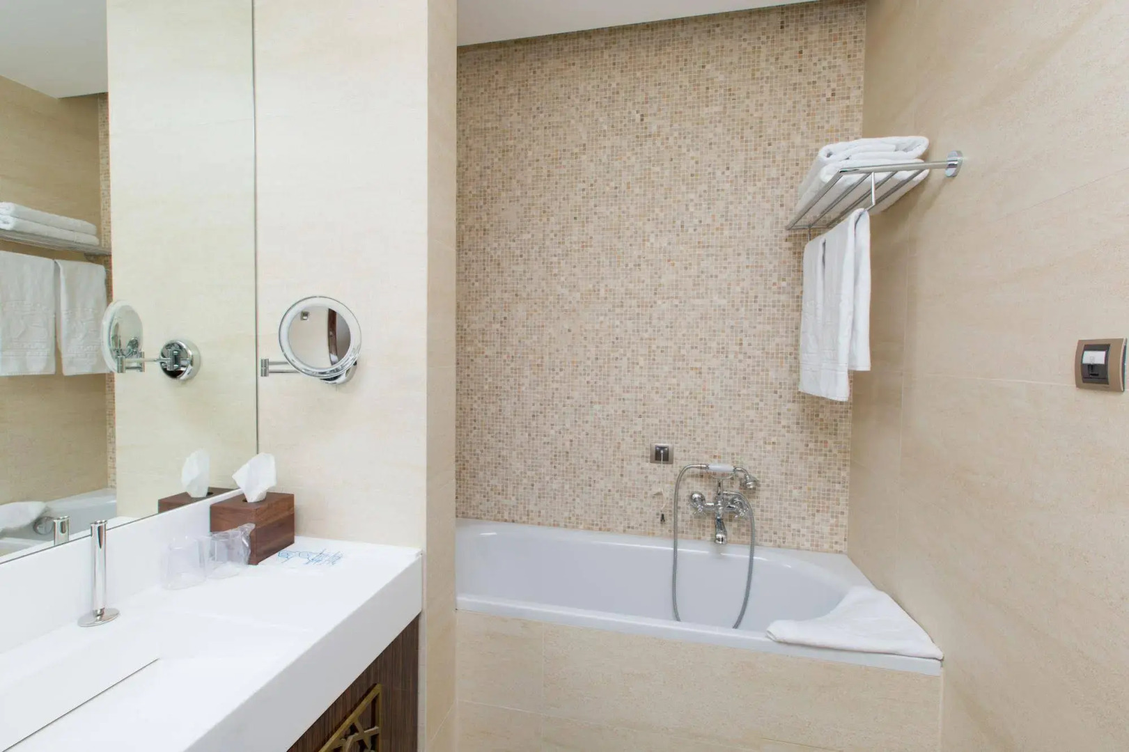 Отель KADORR Hotel Resort & Spa