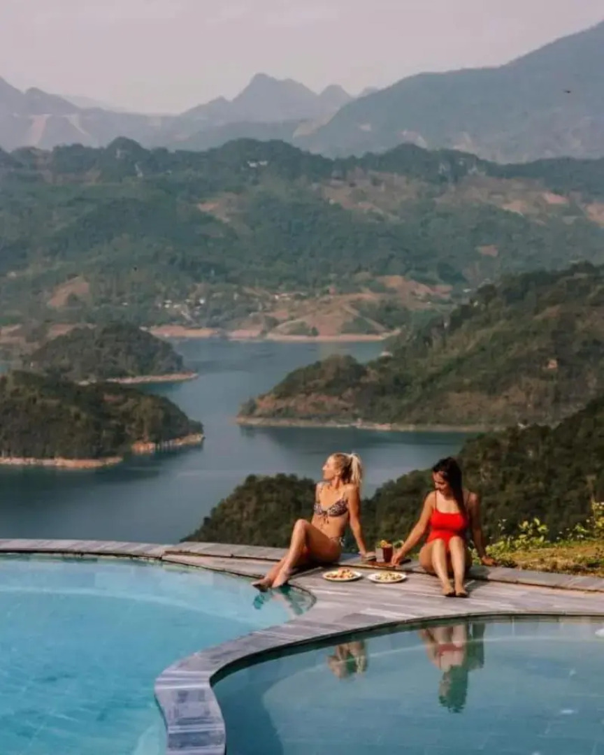 Ba Khan Village Resort