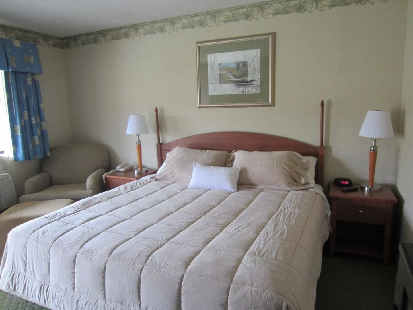 Flagship Inn and Suites