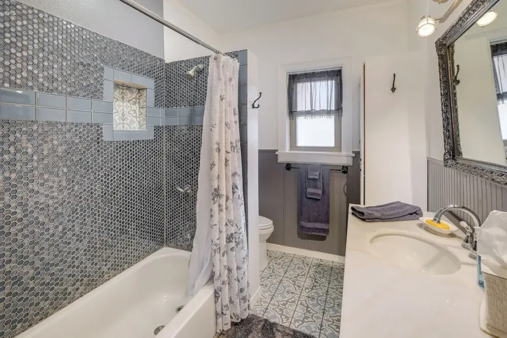 Walk to Main Street: Charming Roswell Home!