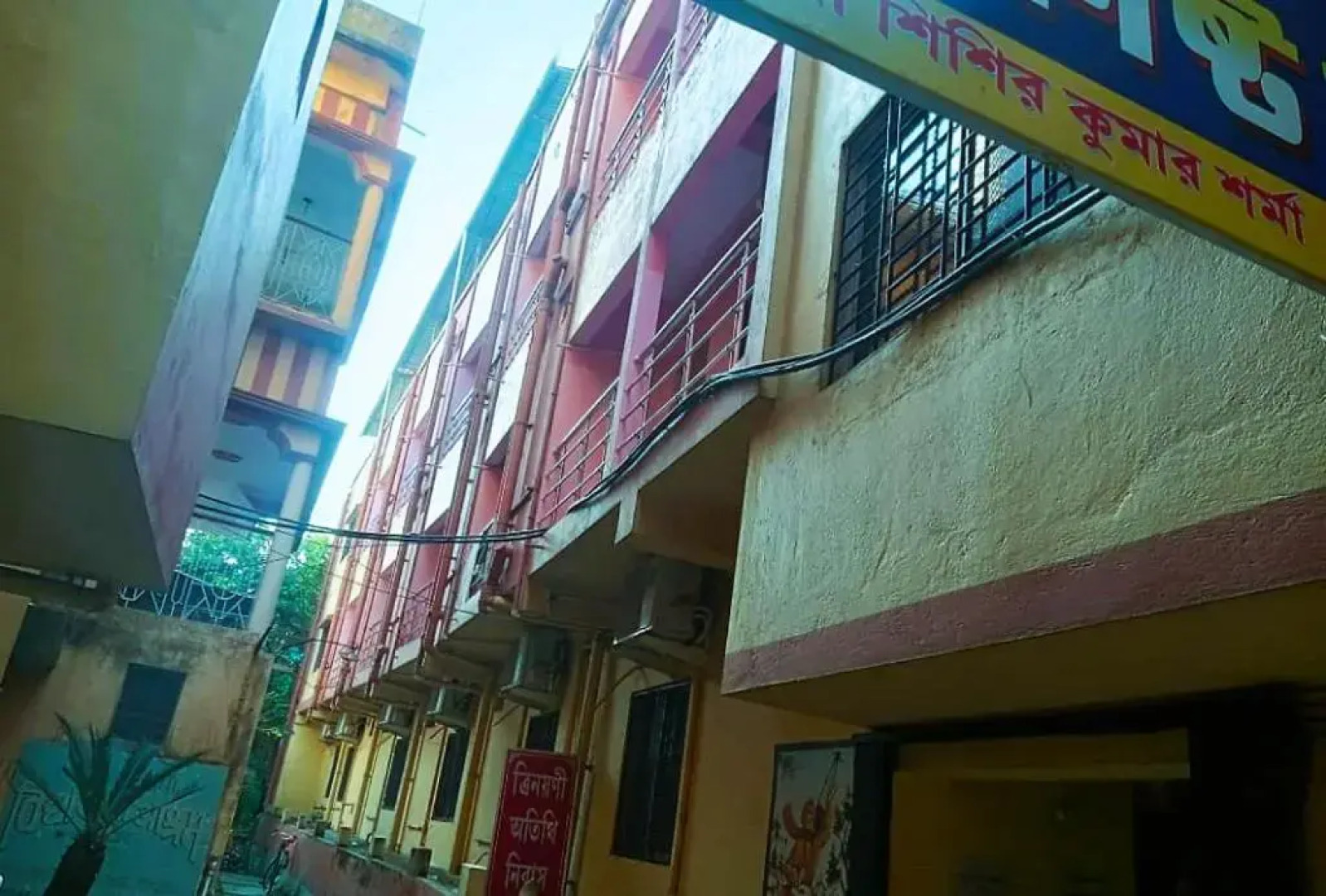 Trinayani Stay - 3 min Walk to Temple