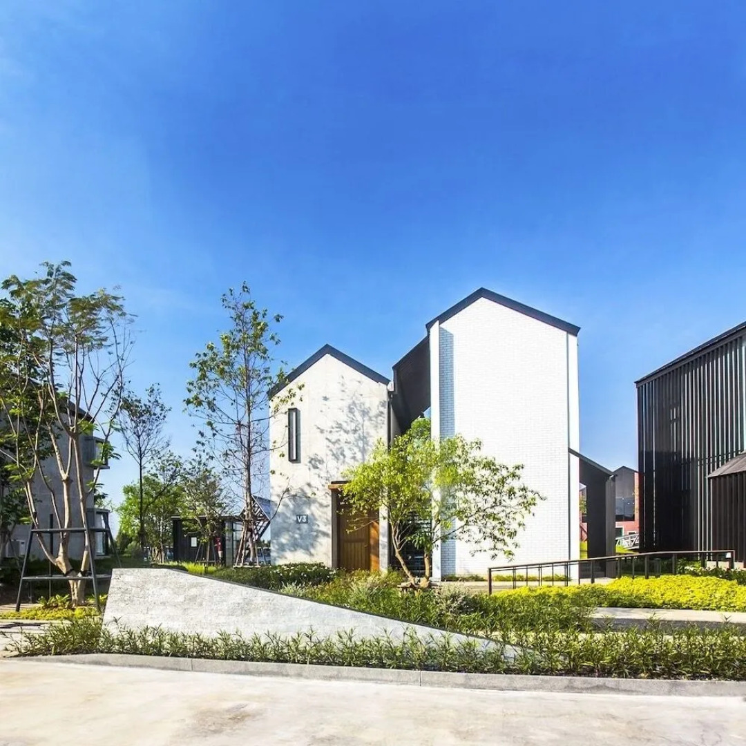 Saksiam Lakeside Resort