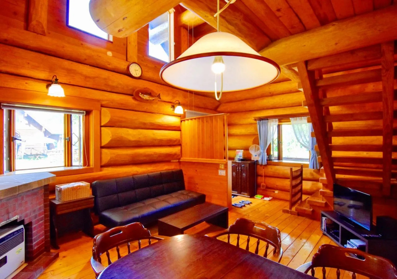 Canadian Log Cottage TAKITARO