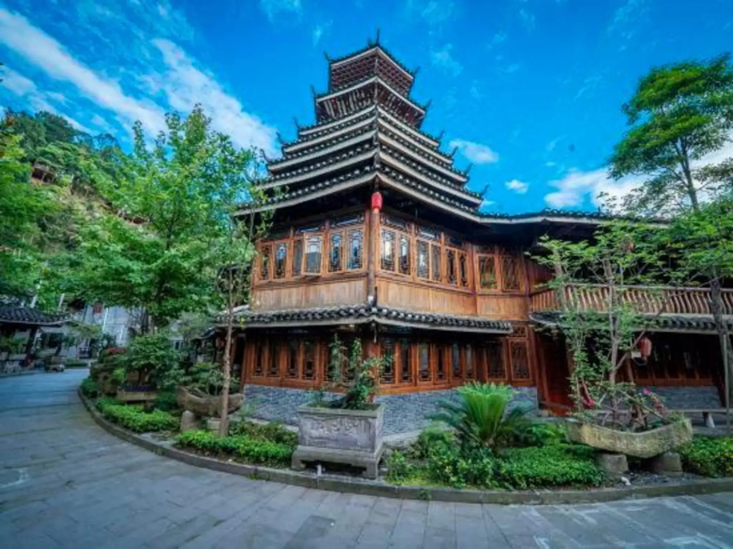Guyun Langqiao Holiday Hotel