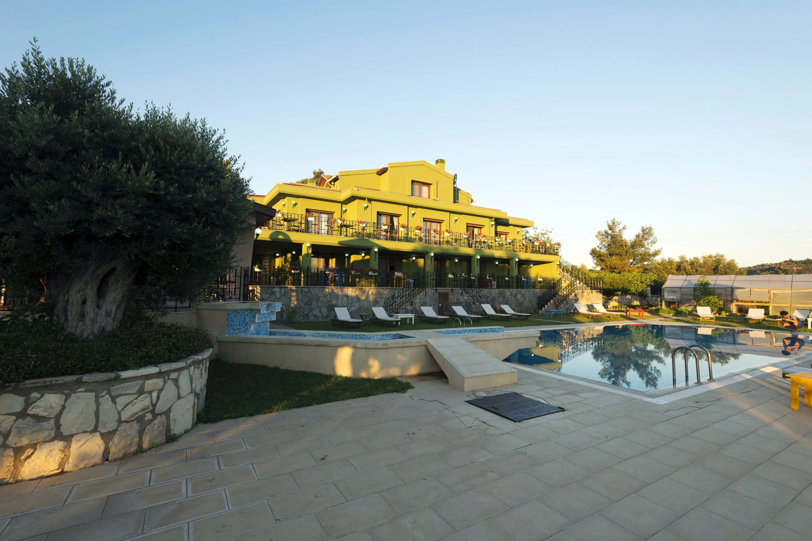 Belizi Hotel