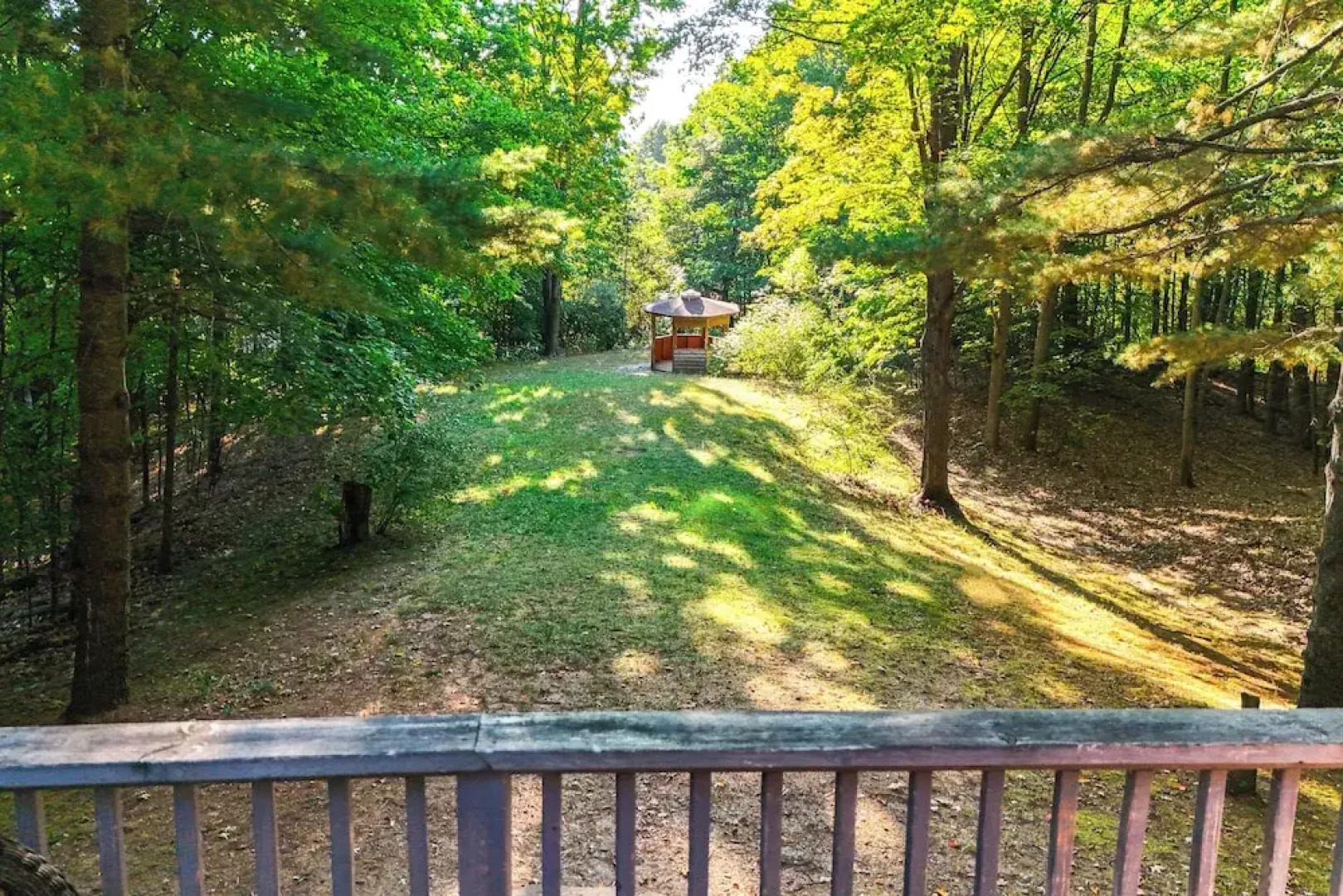 Soaking Tub & Fire Pit! Home Near Dtwn Suttons Bay