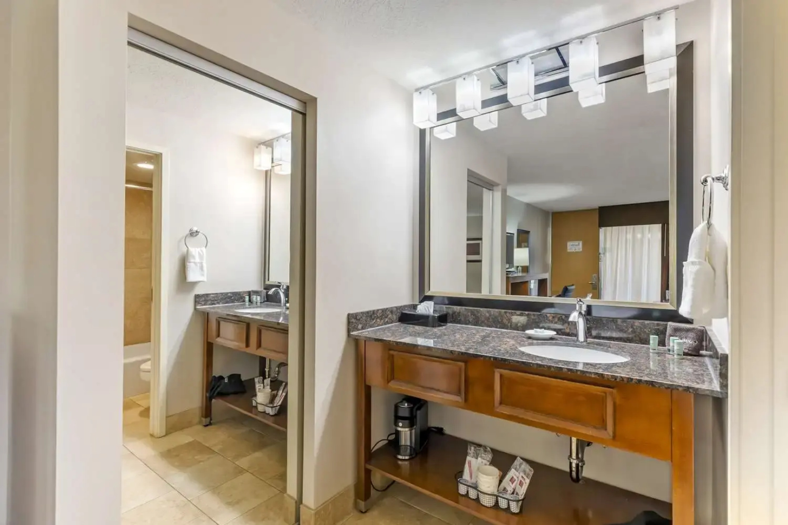 Best Western CottonTree Inn
