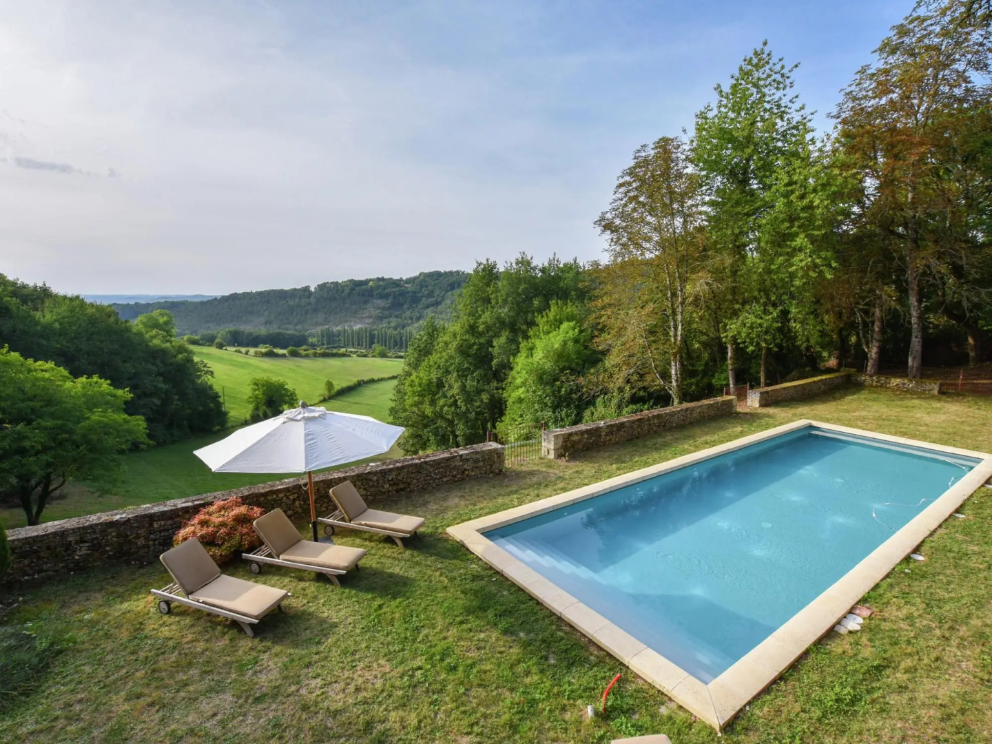 Plush Mansion in Saint-Germain-de-Belvès with Private Pool
