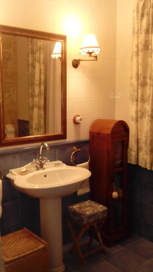 House With 5 Bedrooms in Verín, With Wonderful Mountain View, Furnishe