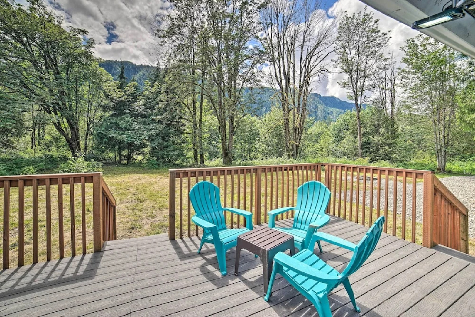 Modern Gold Bar Vacation Rental w/ Mountain View