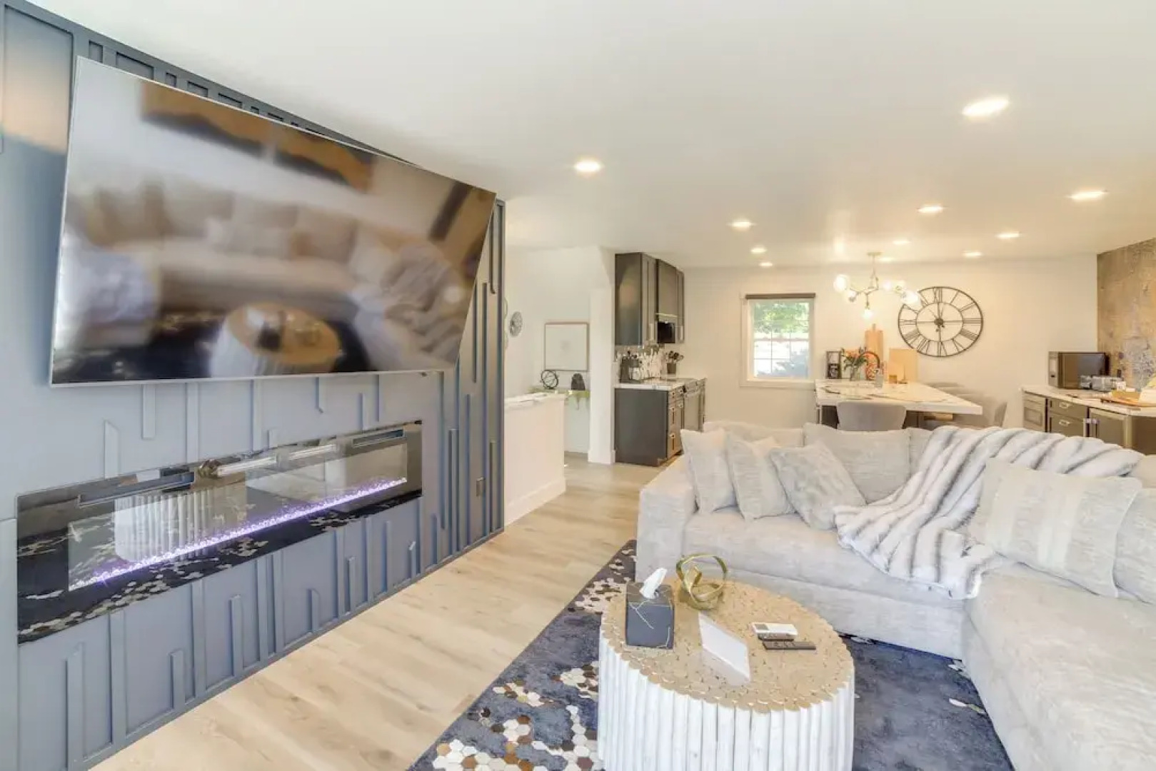 Walk to Waterfront: Michigan Retreat w/ Game Room