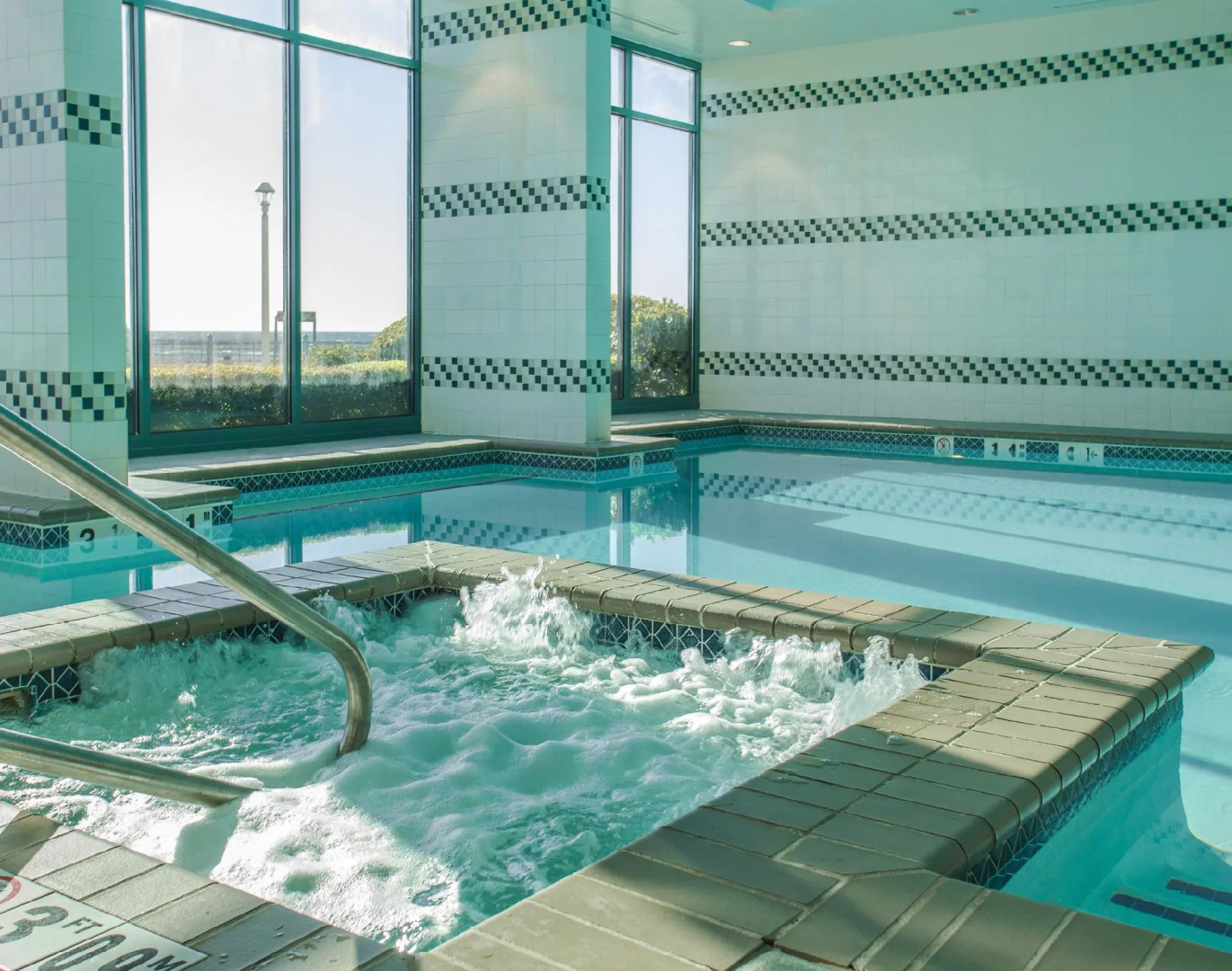 Holiday Inn Express Hotel & Suites VA Beach Oceanfront by IHG