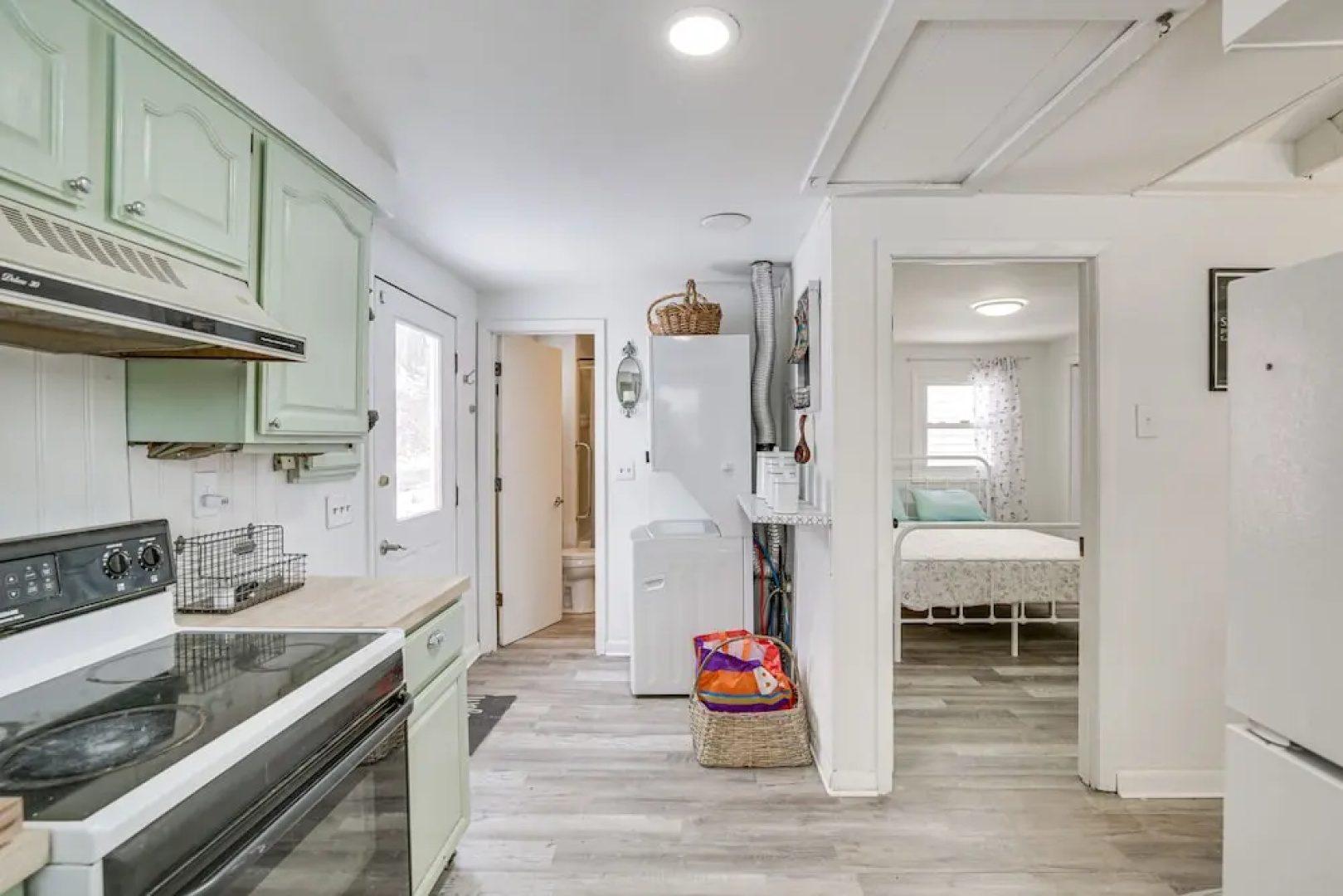 Riverfront Topsham Home ~ 28 Mi to Portland!