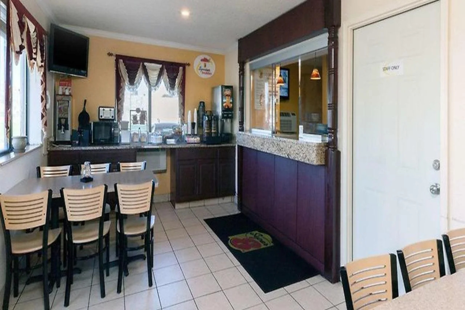 Super 8 Flint Miller Rd/Airport