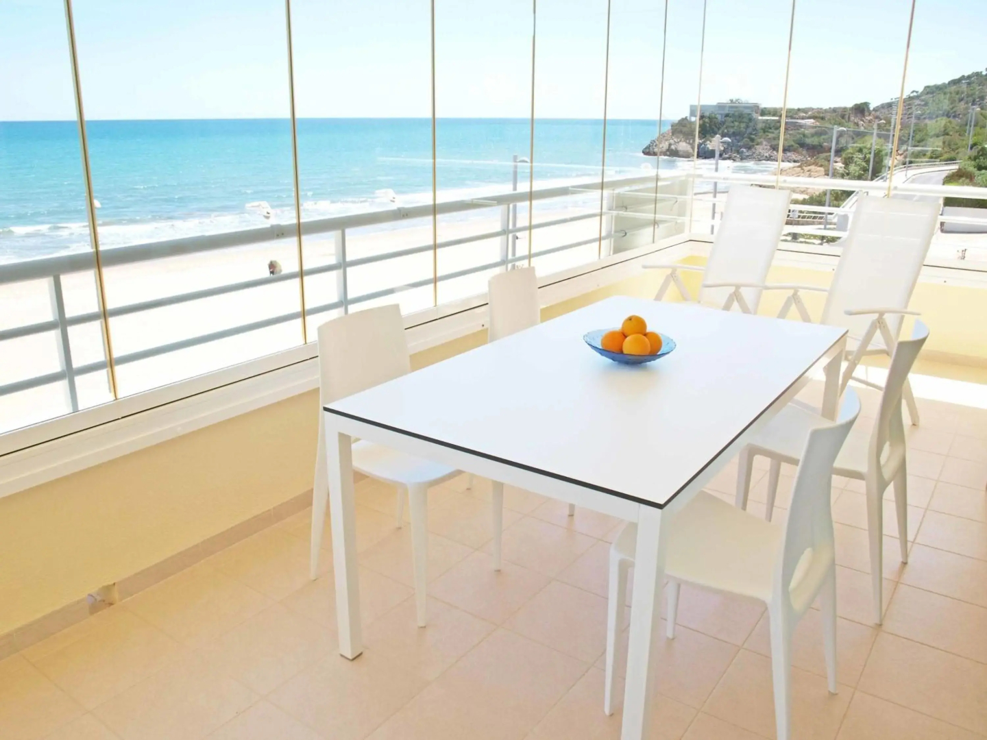 ApartUP Spectacular Beach View