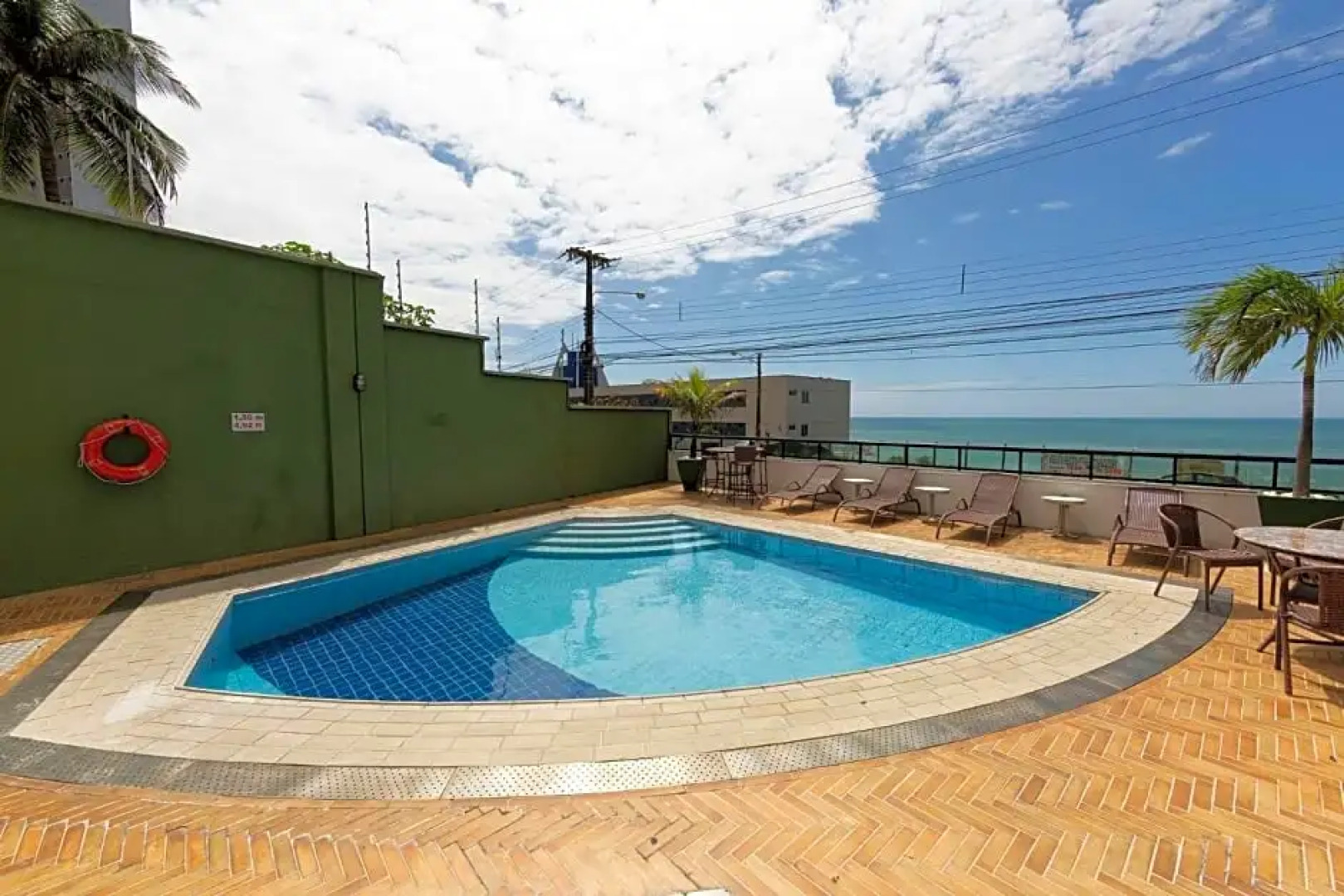 Confortável suíte com vista mar em Ponta Negra por Carpediem