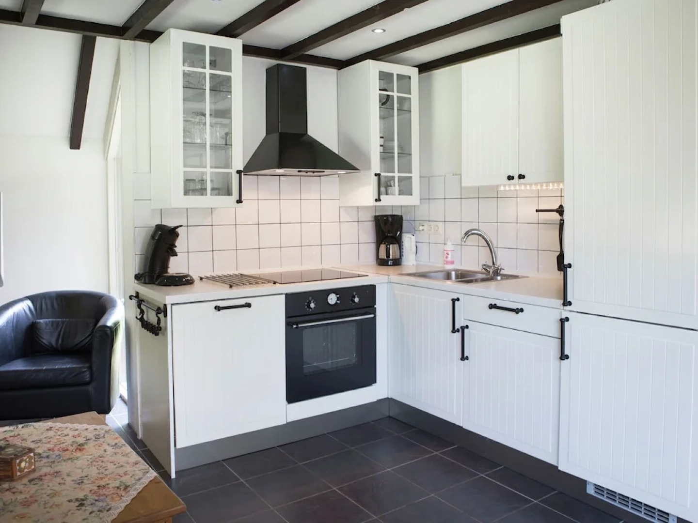 Peaceful Holiday Home in South Holland by the Lake