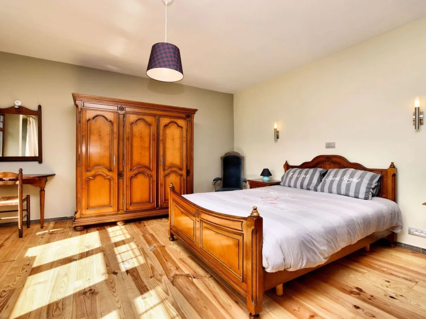 Pleasant Holiday Home in Erezée Ardennes with Hot Tub, Sauna