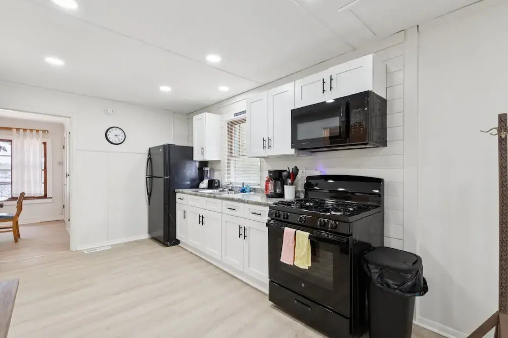 Dave's Last Resort - Long Stay Discount - House On The Lake 2 Bedroom Home