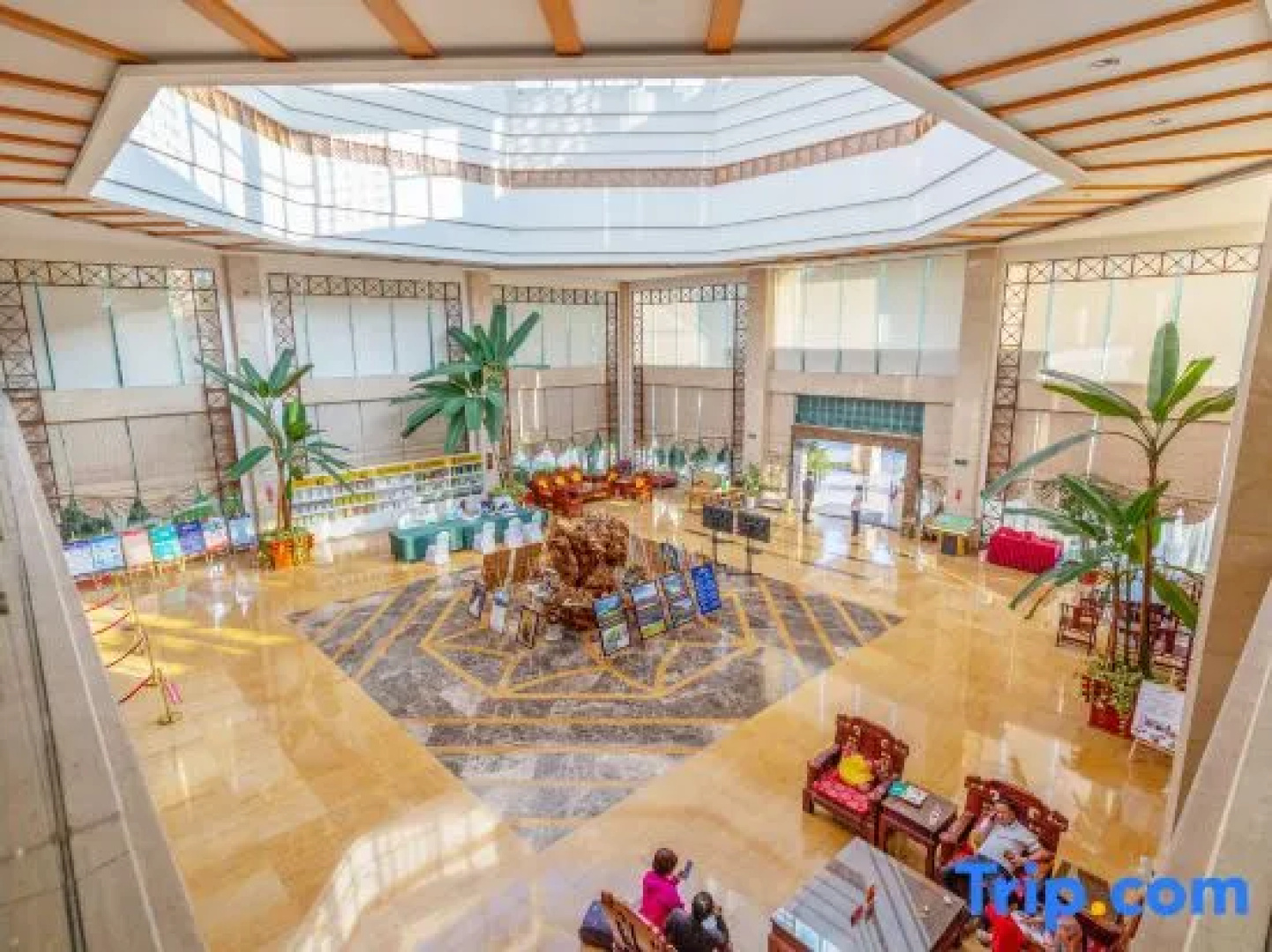 Tengchong Airport Sightseeing Hotel