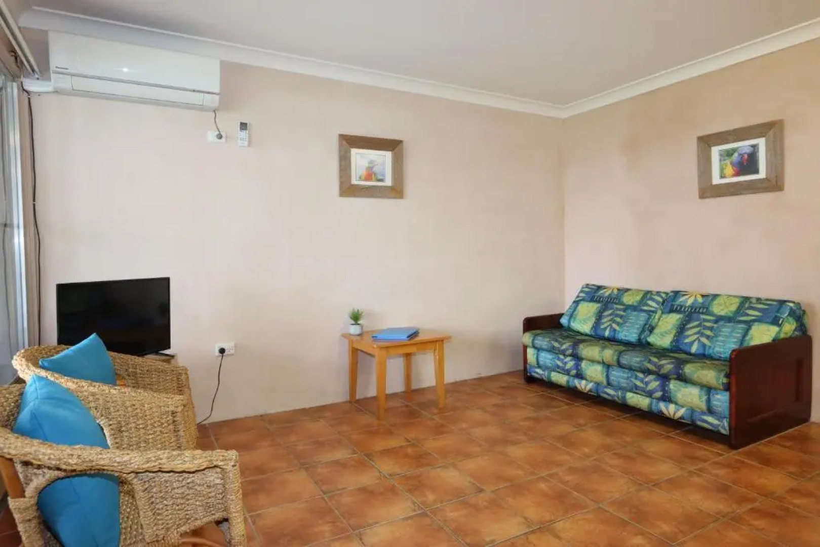 Lake Edge Apartments