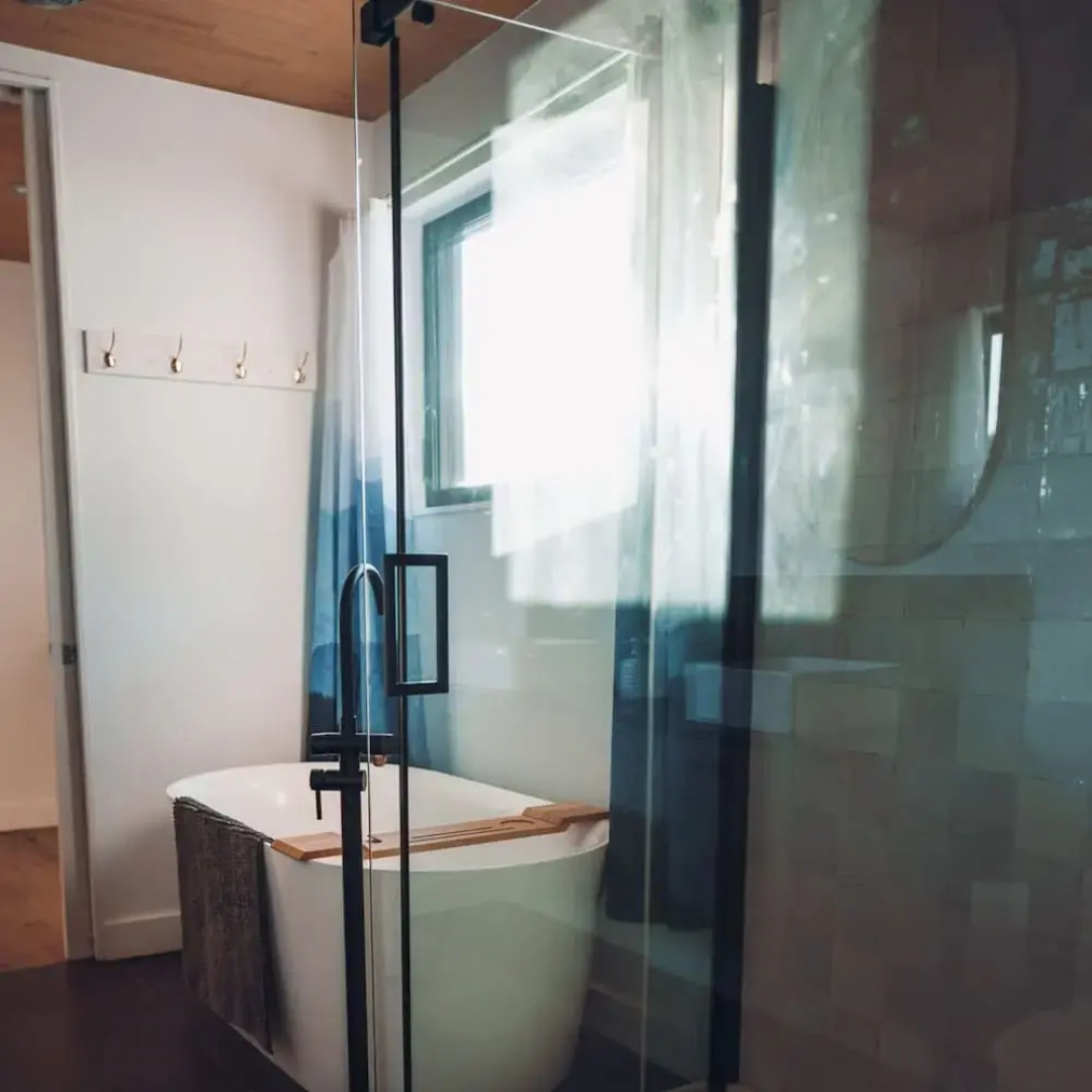 Lakeview Mid Century Luxury Cottage Citq 311414