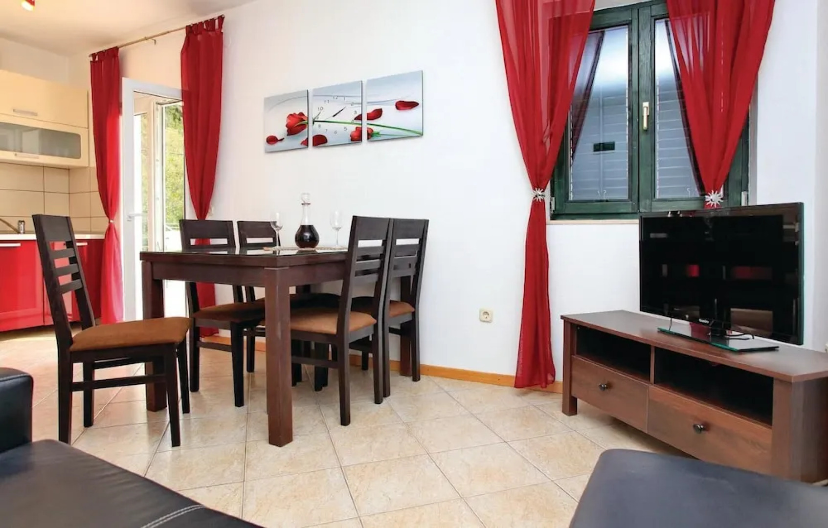 Awesome Home in Trstenik With Wifi and 4 Bedrooms