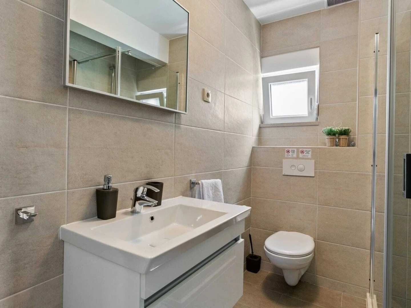 Contemporary Apartment in Drvenik With Balcony