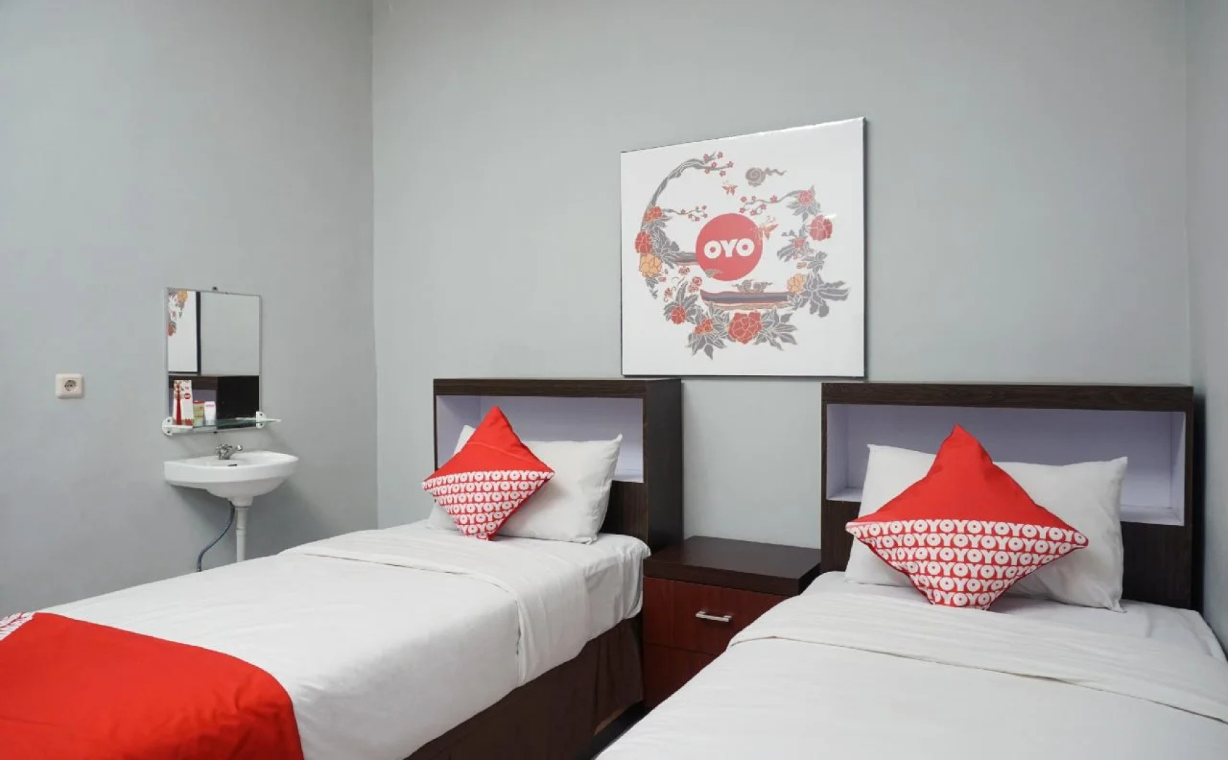 RedDoorz Plus @ Hotel Star 88