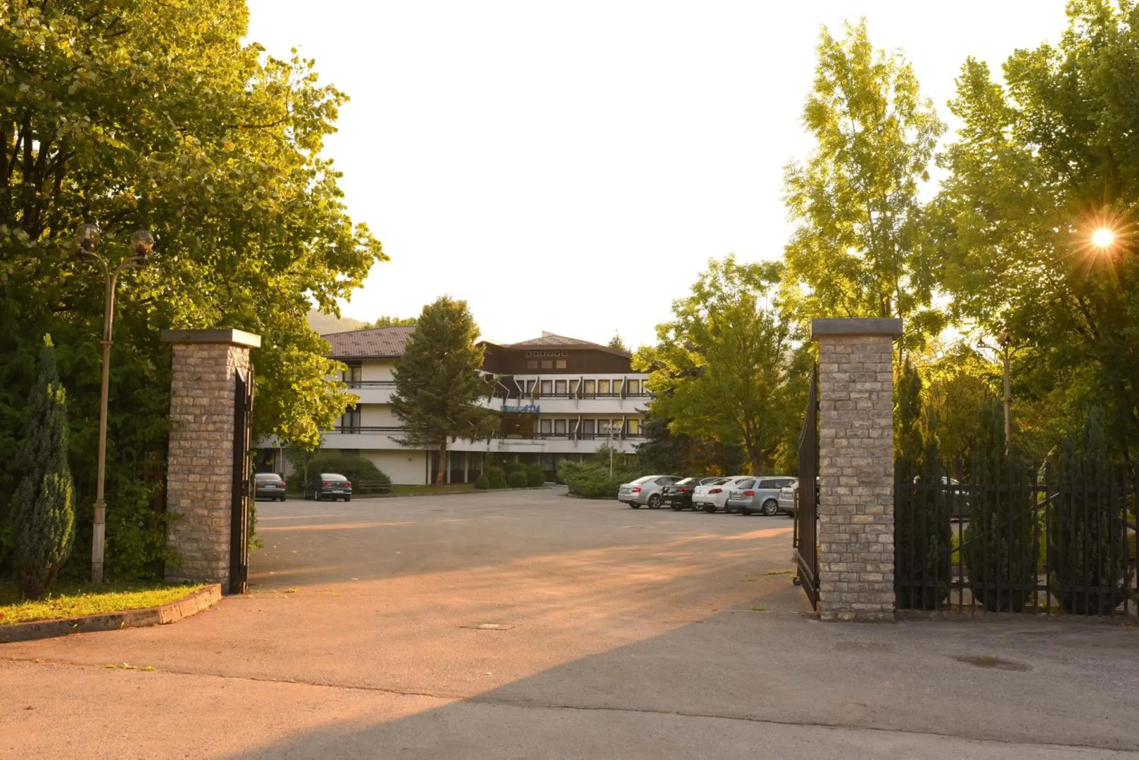Ada Hotel